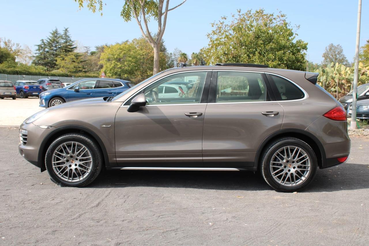 Porsche Cayenne 3.0 Diesel Tua da 270€ al mese