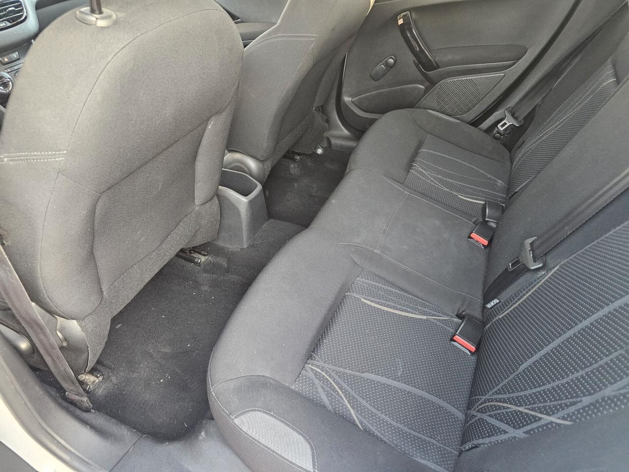 Peugeot 208 1.4 HDi 68 CV 5 porte Access