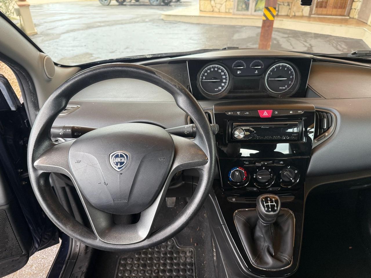 Lancia Ypsilon 1.2 69 CV 5 porte Gold