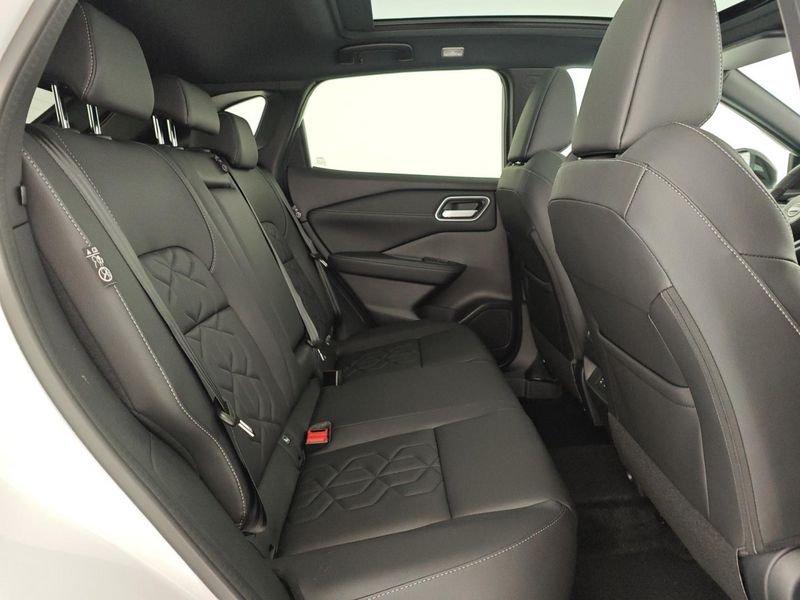 Nissan Qashqai MHEV 158 CV Xtronic Tekna + bicolor Nero +tetto panoramico in vetro