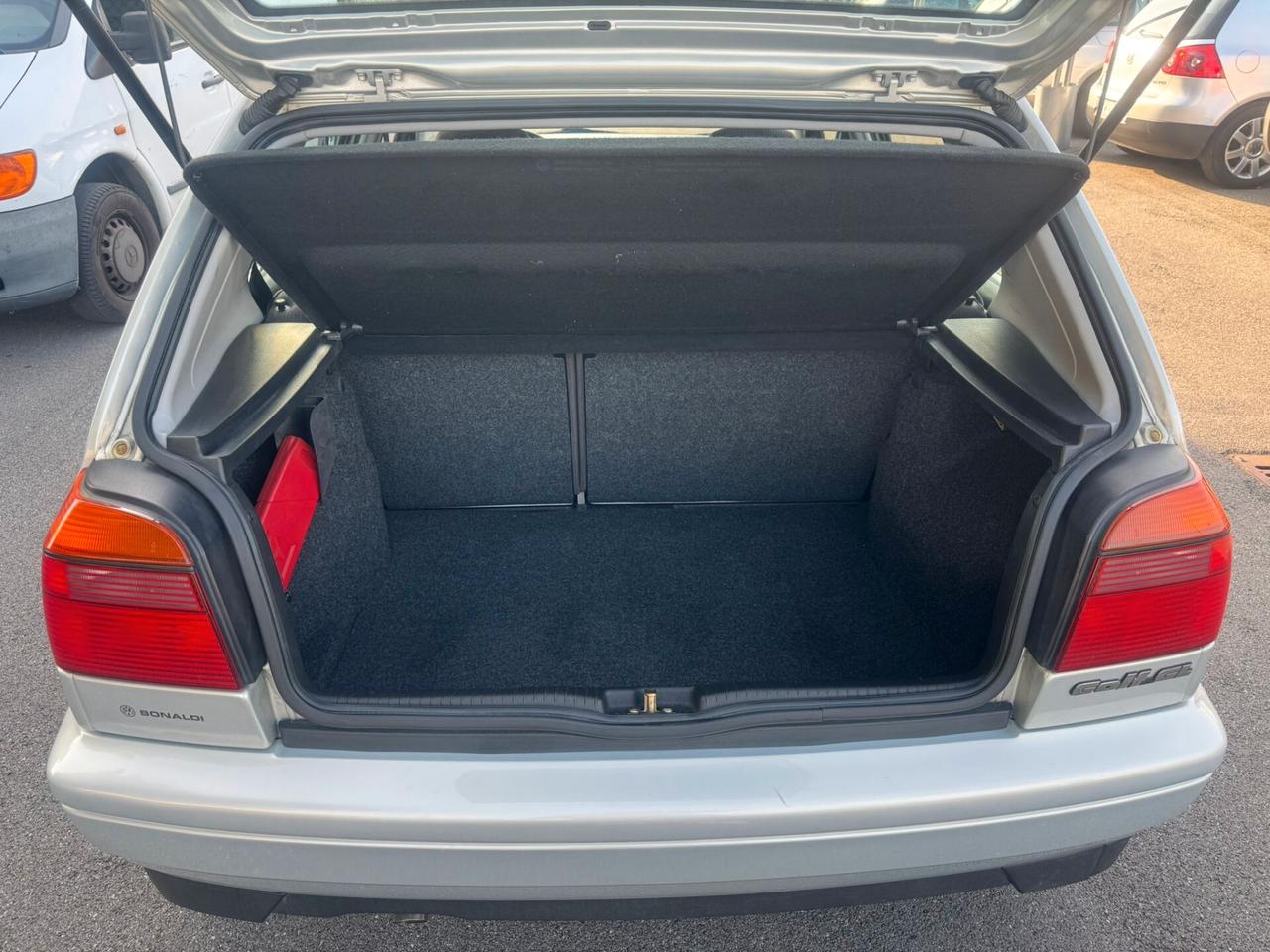 Volkswagen Golf 1.8/90 CV cat aut. 5 porte GL