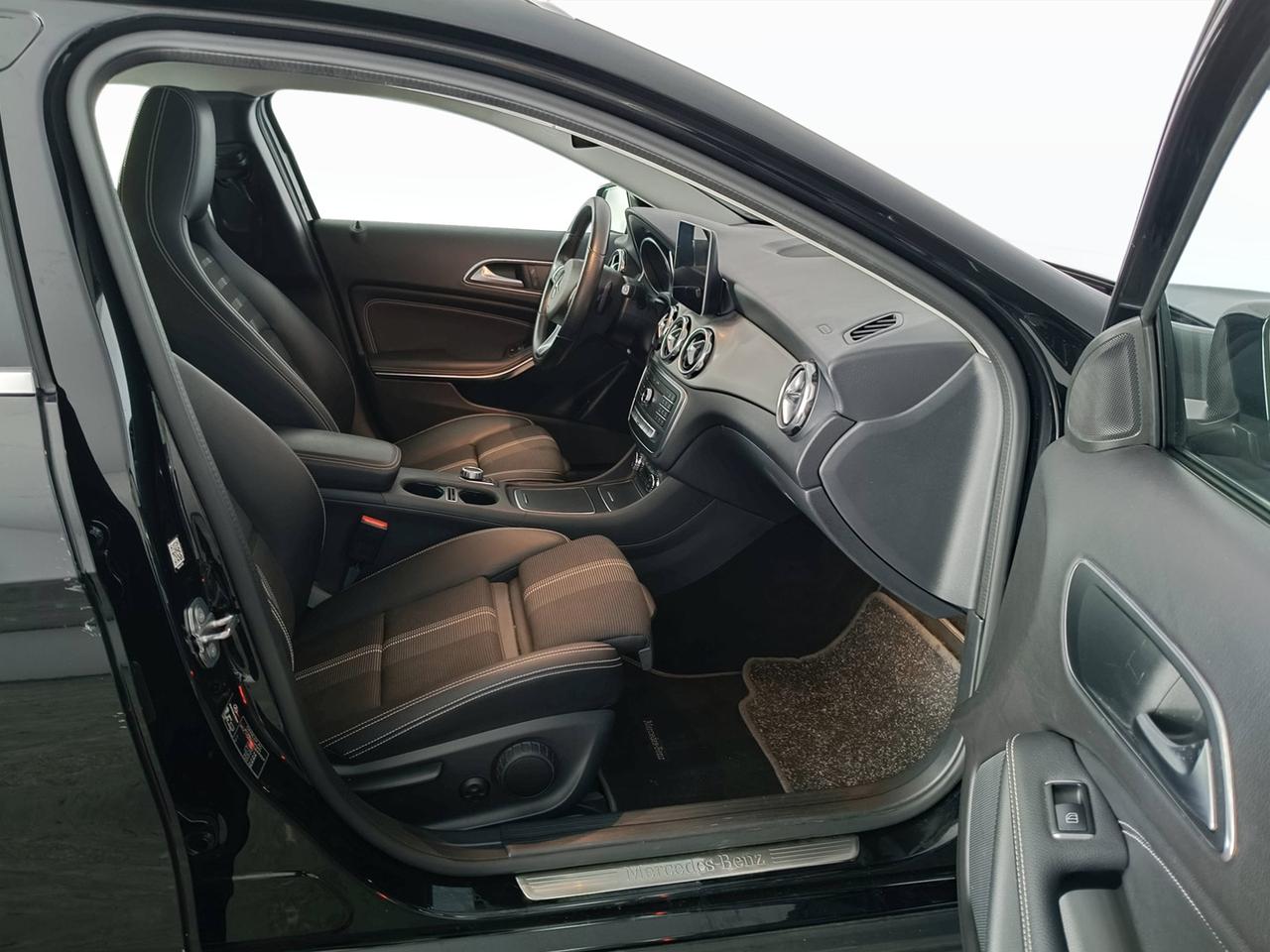 Mercedes-Benz GLA-X156 2017 - GLA 180 Sport