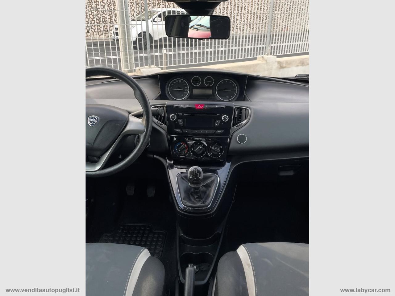 LANCIA Ypsilon 1.2 69 CV 5p. Platinum