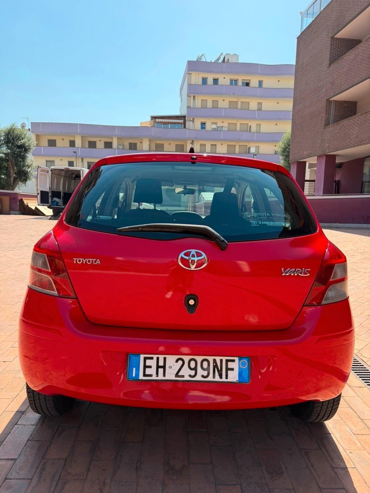 Toyota Yaris 1.0 5 porte Now