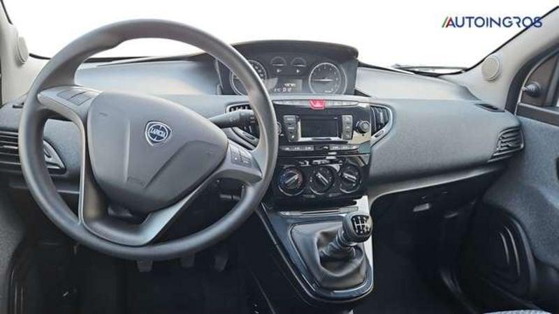 Lancia Ypsilon 1.0 FireFly Hybrid Silver