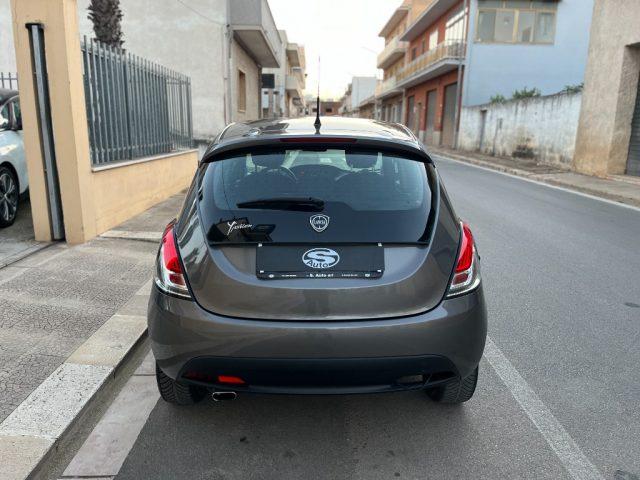 LANCIA Ypsilon 1.2 69 CV 5 porte Silver