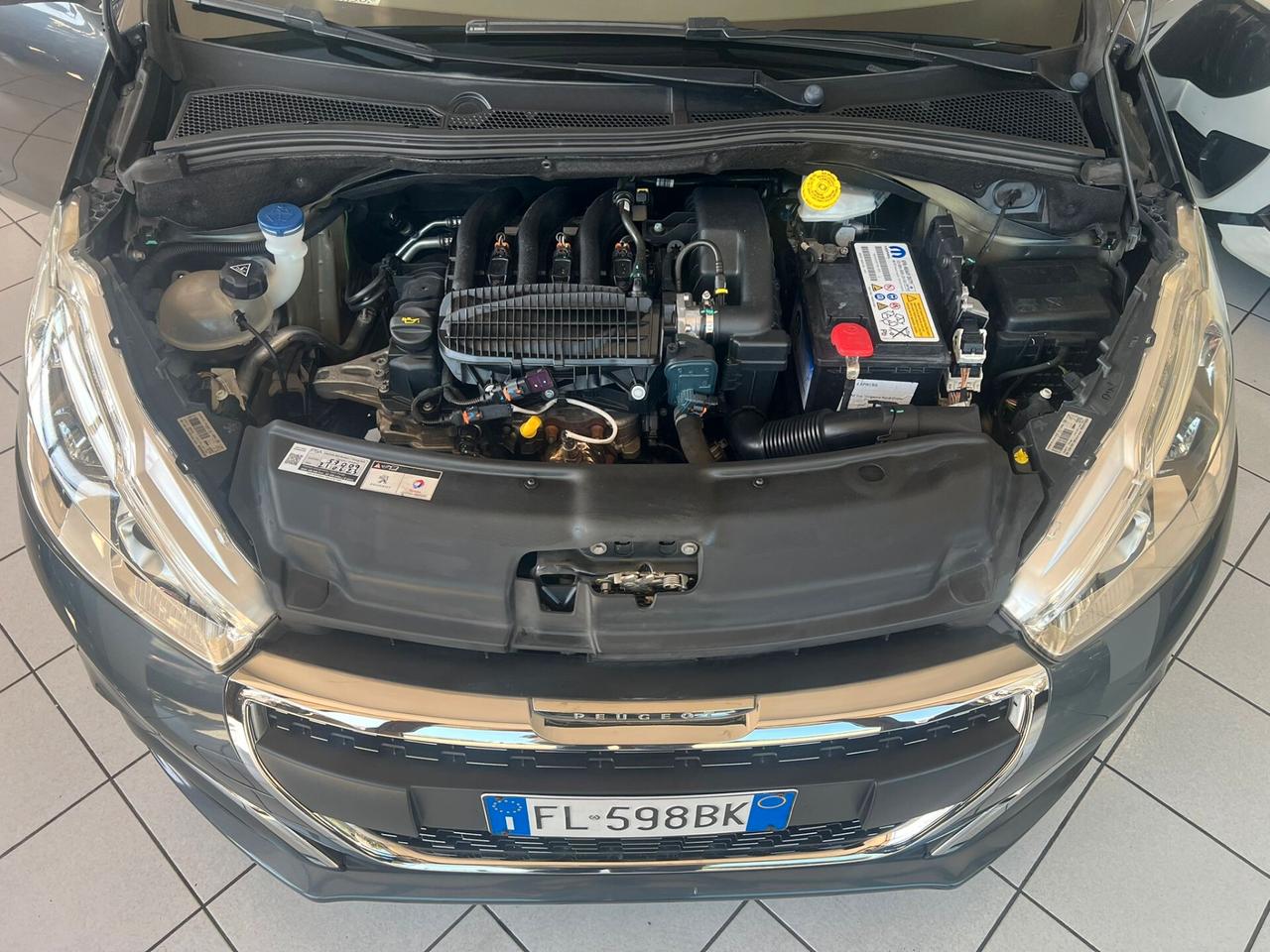 Peugeot 208 PureTech 82 5 porte Allure