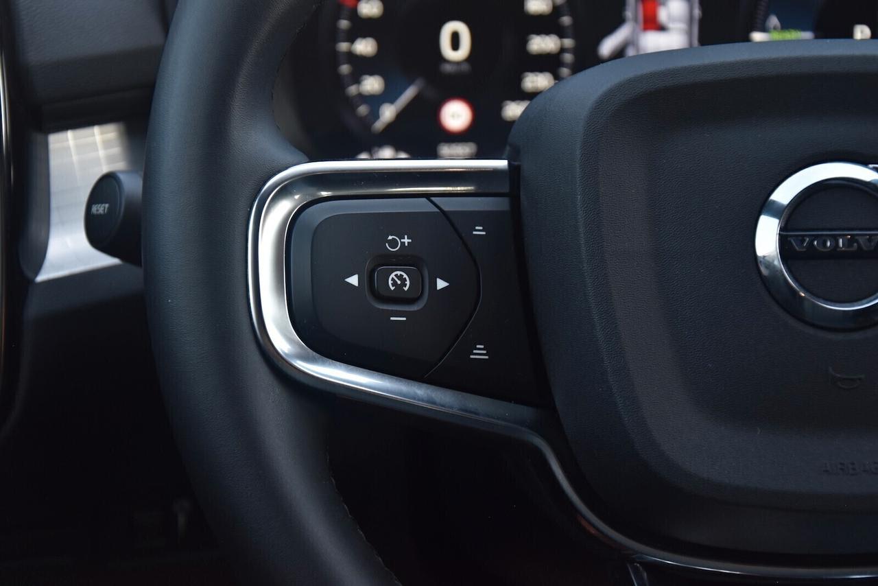 Volvo XC40 T4 Recharge Plug-in Hybrid Core