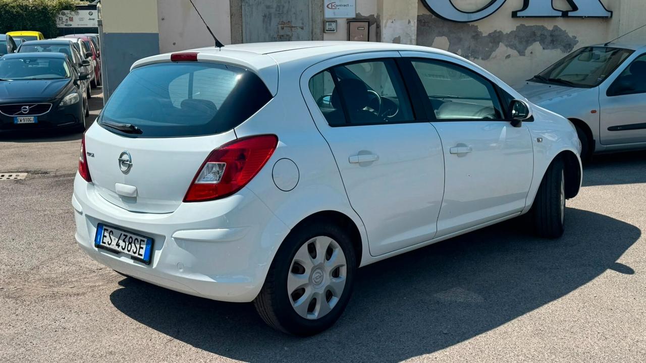 Opel Corsa 1.2 5 porte Sport