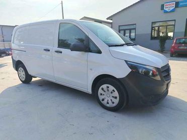 MERCEDES-BENZ VITO 111 CDI