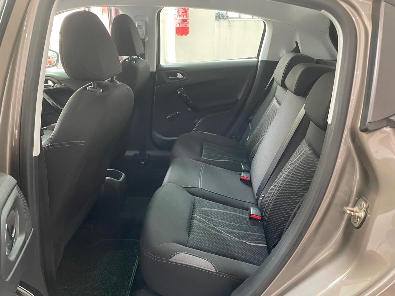 Peugeot 208 1.2 VTi 82 CV 5 porte 83.000KM!!!