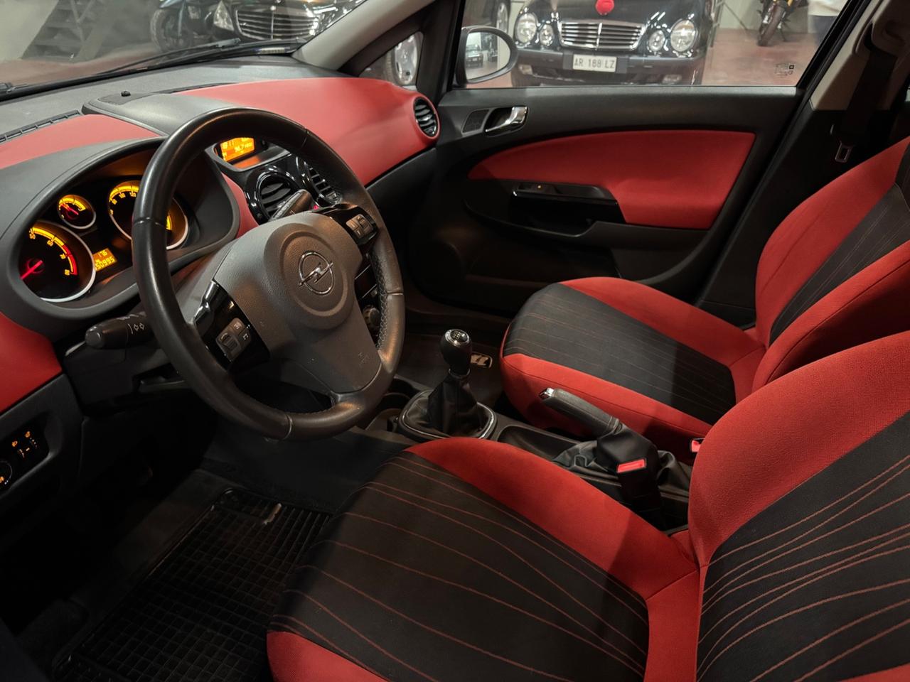 Opel Corsa 1.2 5 porte edition