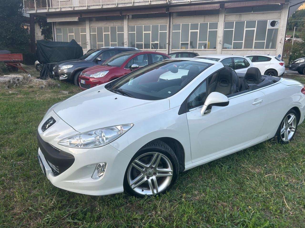 Peugeot 308 2.0 HDi 140CV CC Féline