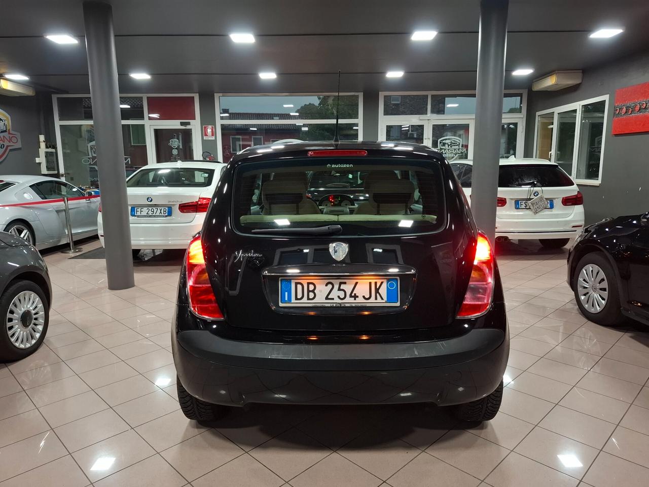 Lancia Ypsilon 1.2 benzina Neopatentati