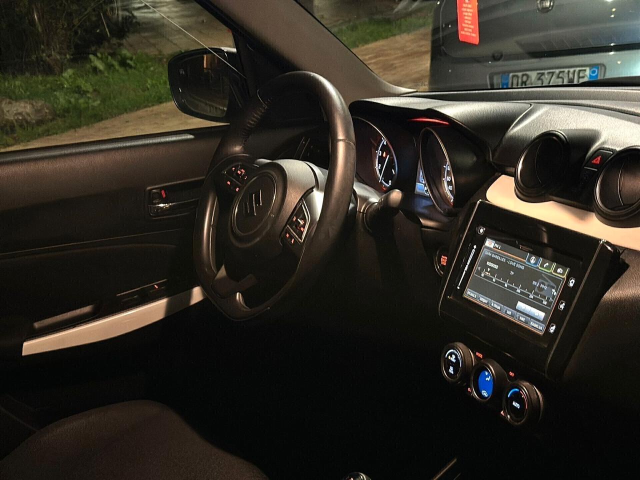 Suzuki Swift 1.2 Hybrid Top