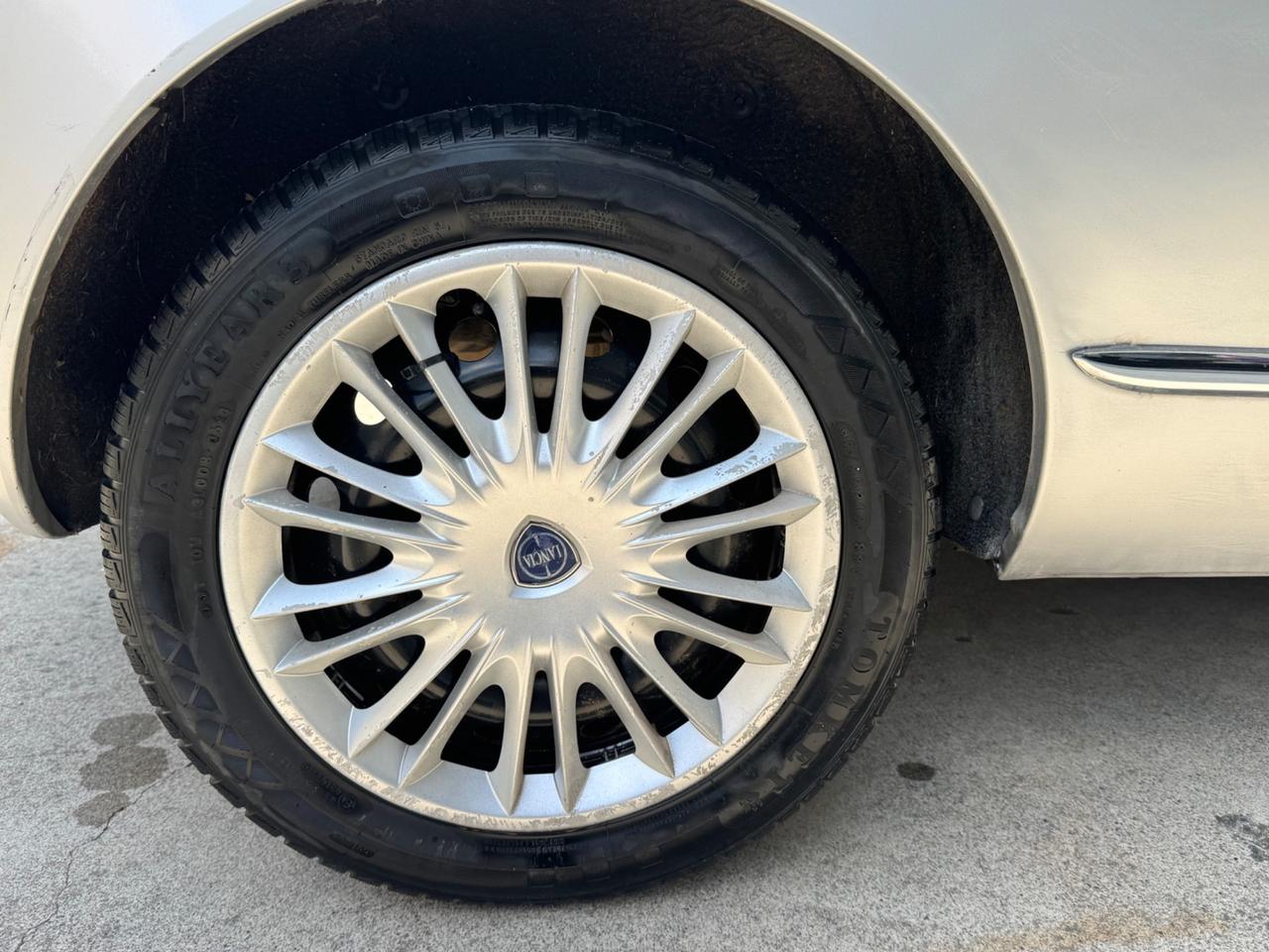 Lancia Ypsilon 1.2 Argento