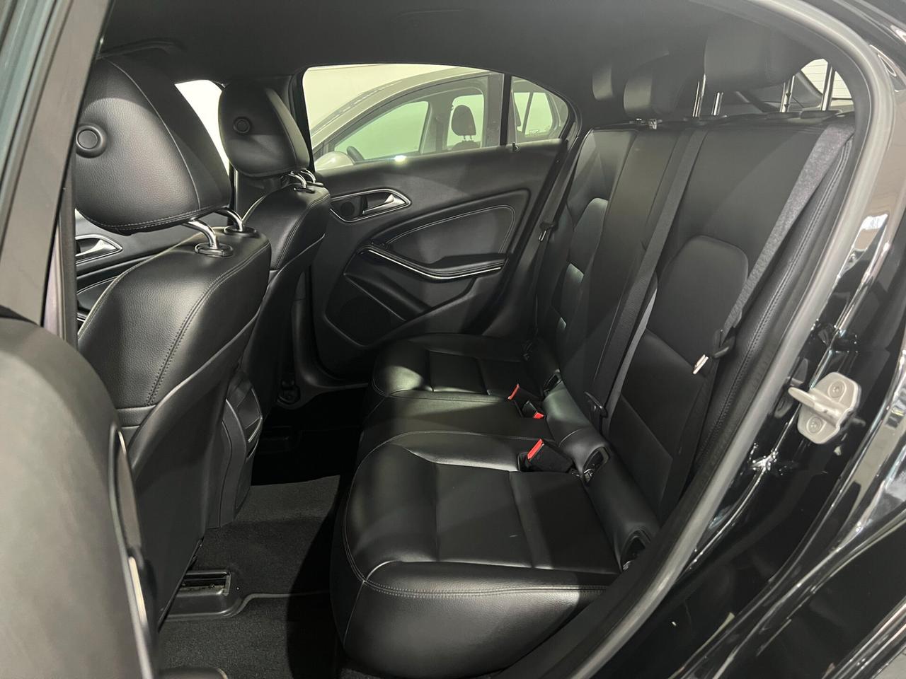 Mercedes-benz A 180 1.8 109 CV - AMG - 2013