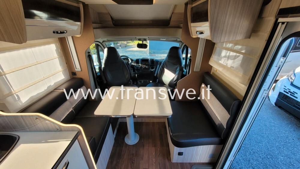 Elnagh T-Loft 532 con letti gemelli e dinette face to