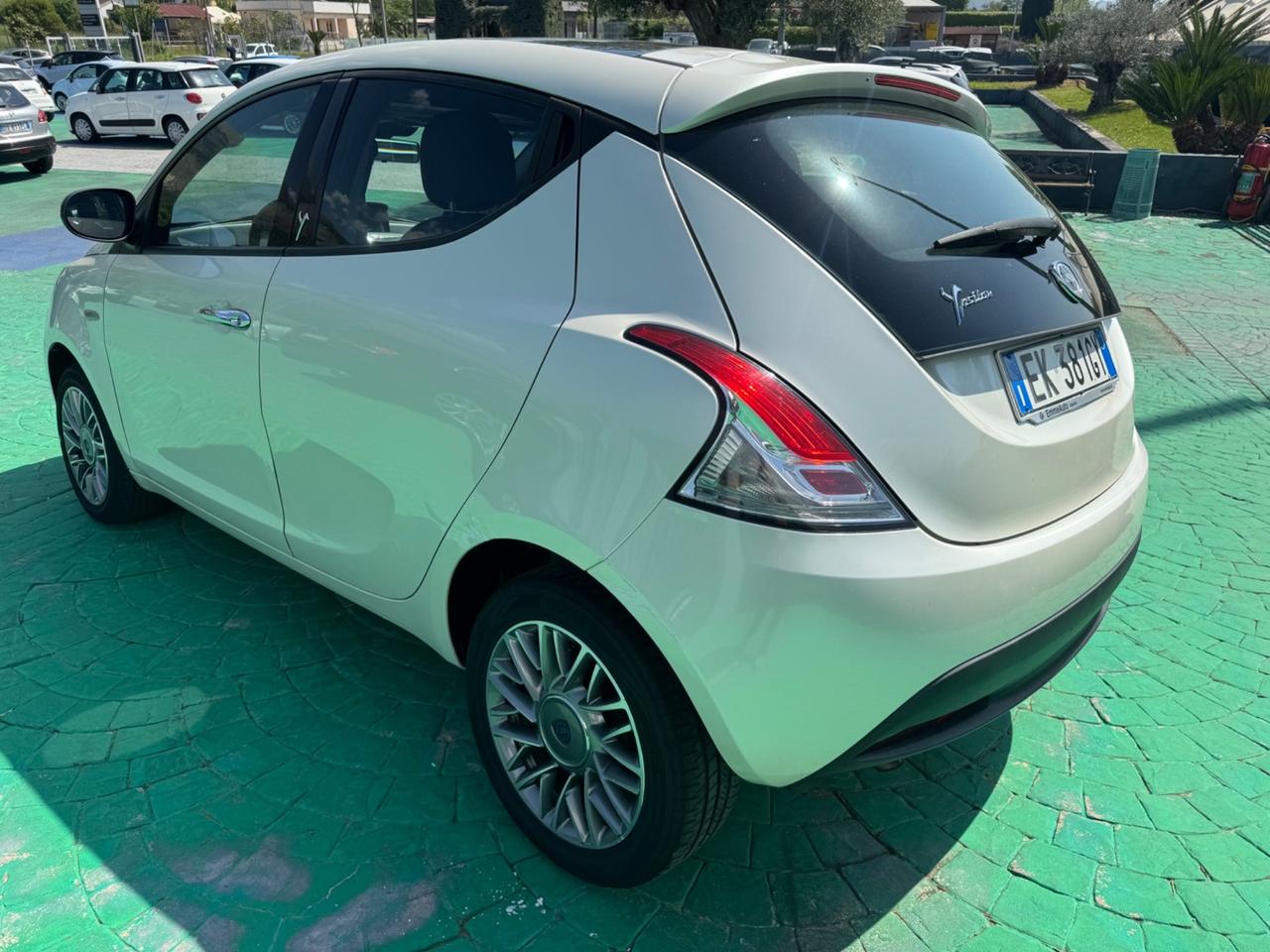 Lancia Ypsilon 1.2 69 CV 5 porte S&S Platinum