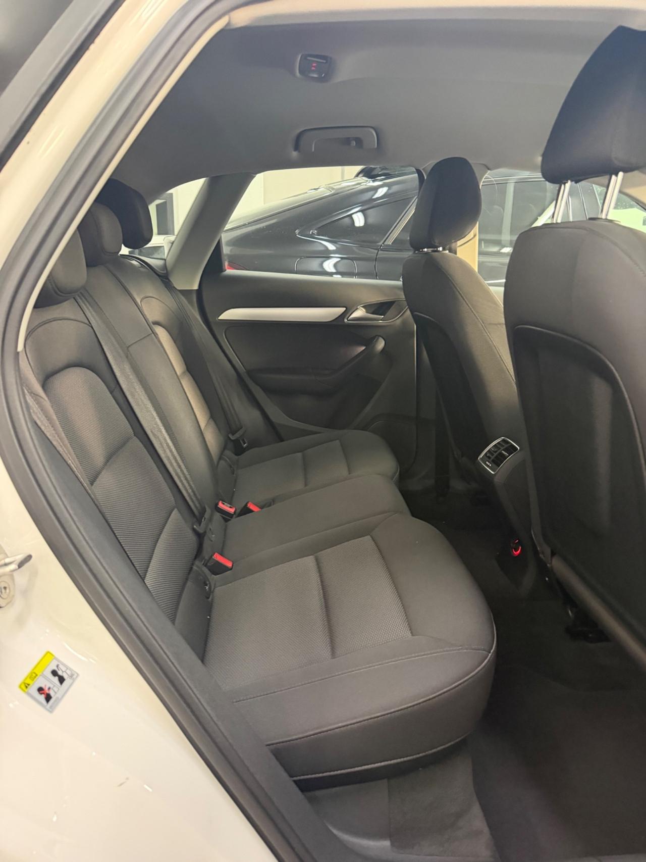 Audi Q3 2.0 TDI 120 CV Sport FINANZIABILE