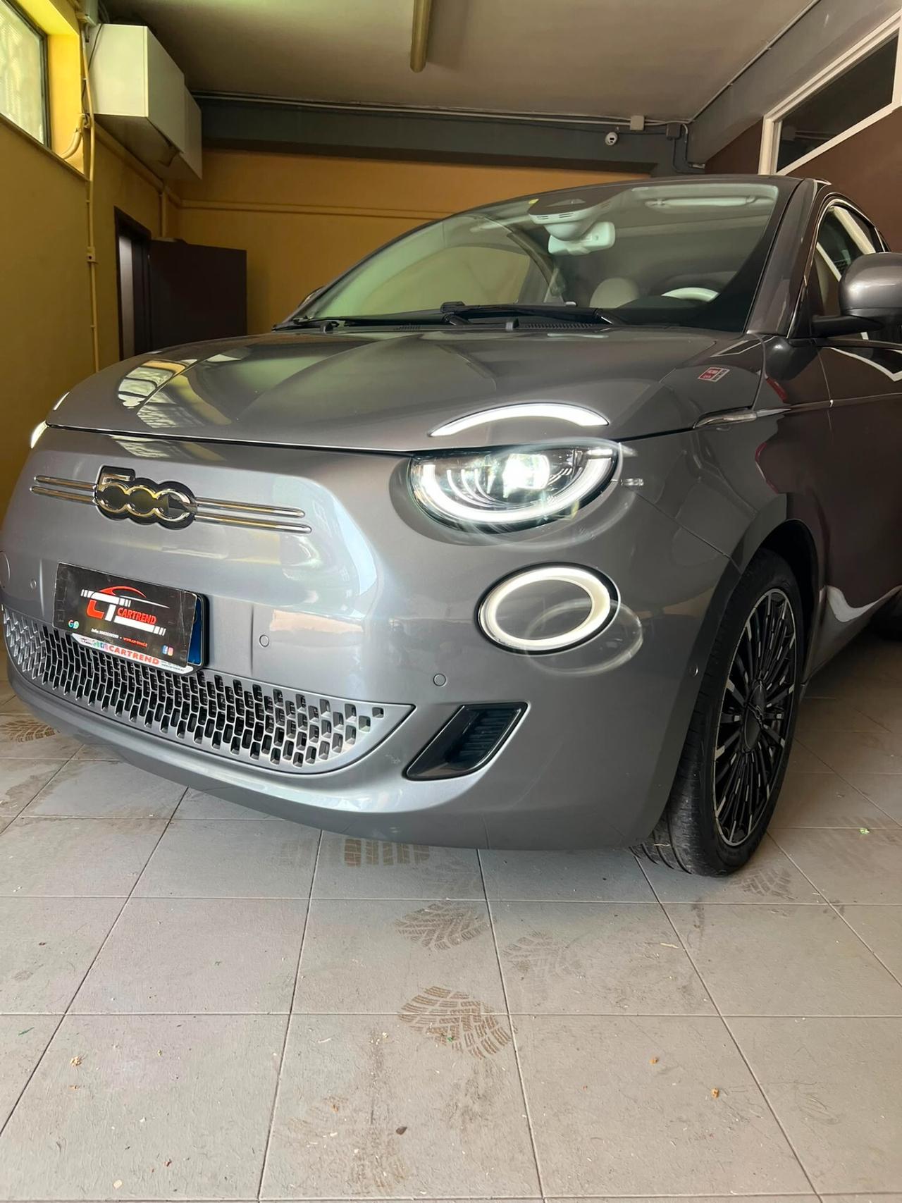 Fiat 500 500e Berlina 42 kWh La Prima