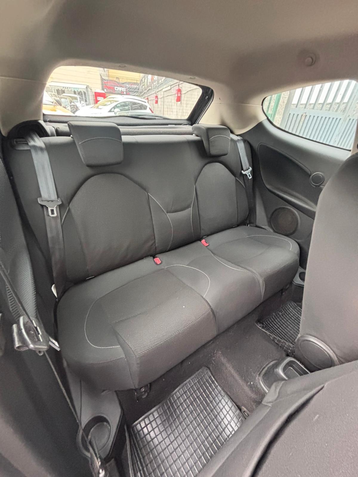 Alfa Romeo MiTo 1.6 JTDm-2 S&S Distinctive Sport Pack