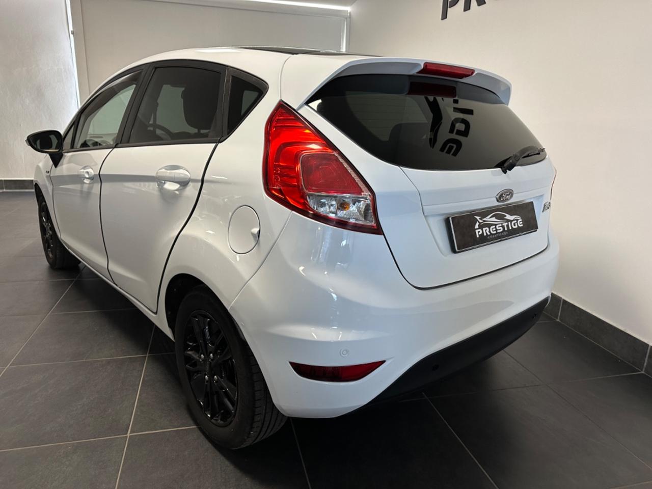 FORD FIESTA 1.5 TDCi 75CV BLACK & WHITE EDITION