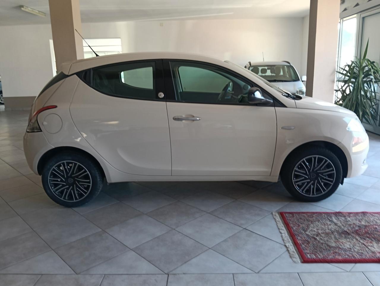 Lancia Ypsilon 1.2 69 CV 5 porte GPL Ecochic Gold