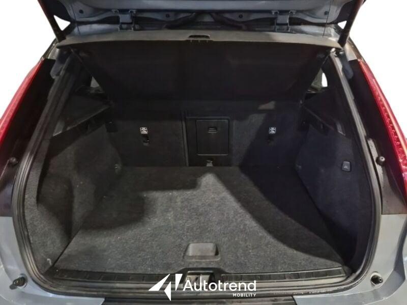 Volvo XC40 T5 180+82 CV Plug-in Hybrid Recharge R-design