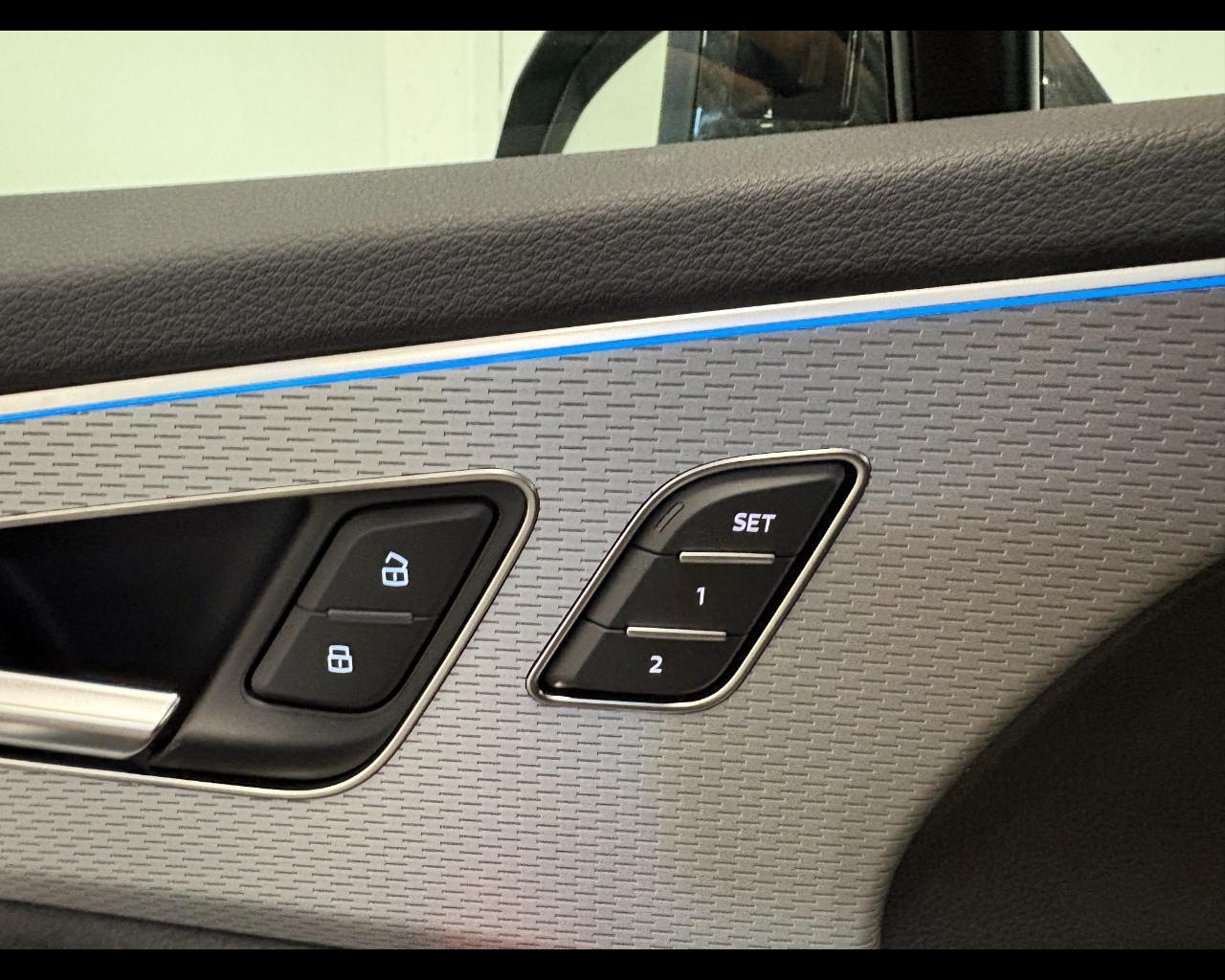 AUDI Audi SQ7 TFSI TIPTRONIC QUATTRO
