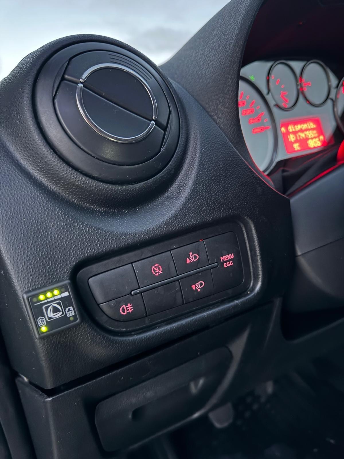 Alfa Romeo MiTo 1.4 105 CV M.air S&S Distinctive Sport Pack