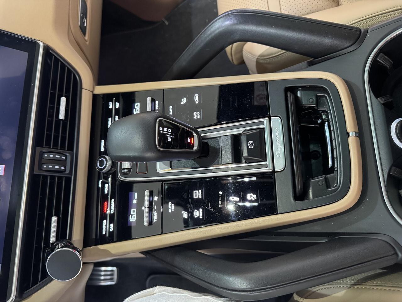 Porche CAYENNE S 2.9 V6 Bi-Turbo 440 cv.