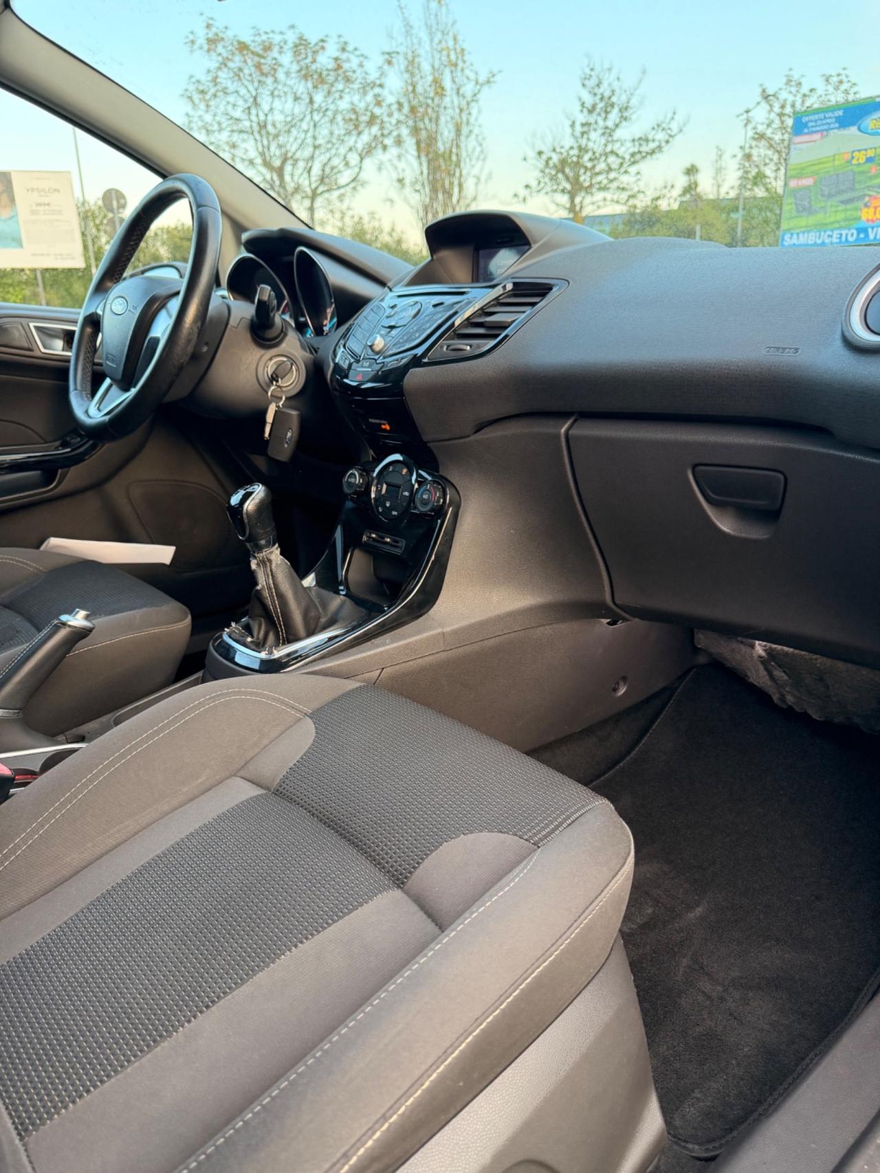 Ford Fiesta 1.5 TDCi 75CV 5 porte Titanium