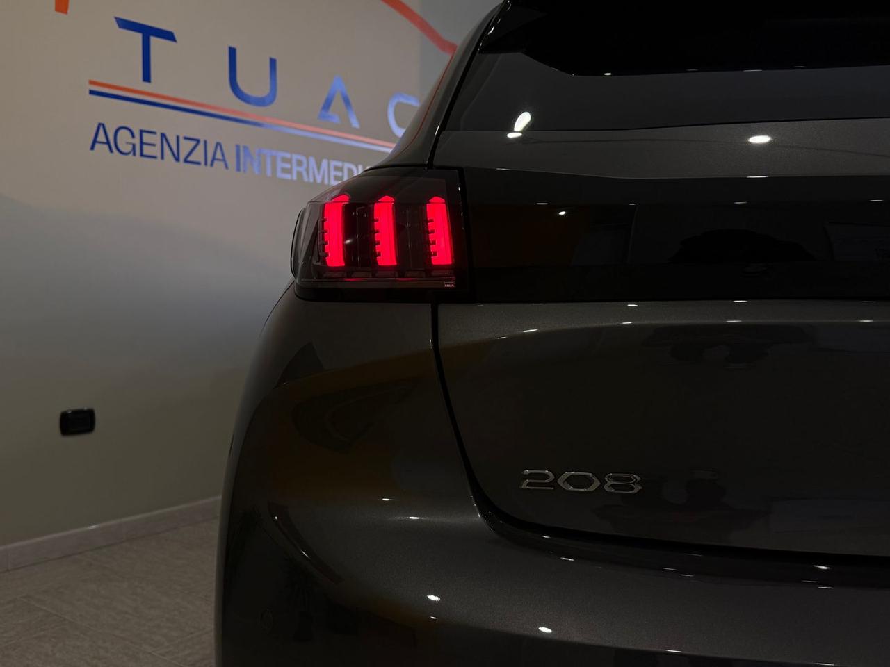 Peugeot 208 Allure Pack 1.5 Blue HDI 100 #10467