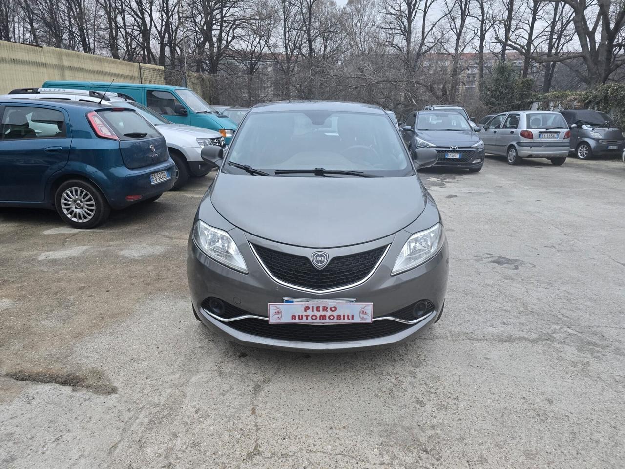 Lancia Ypsilon 1.2 69 CV 5 porte Silver