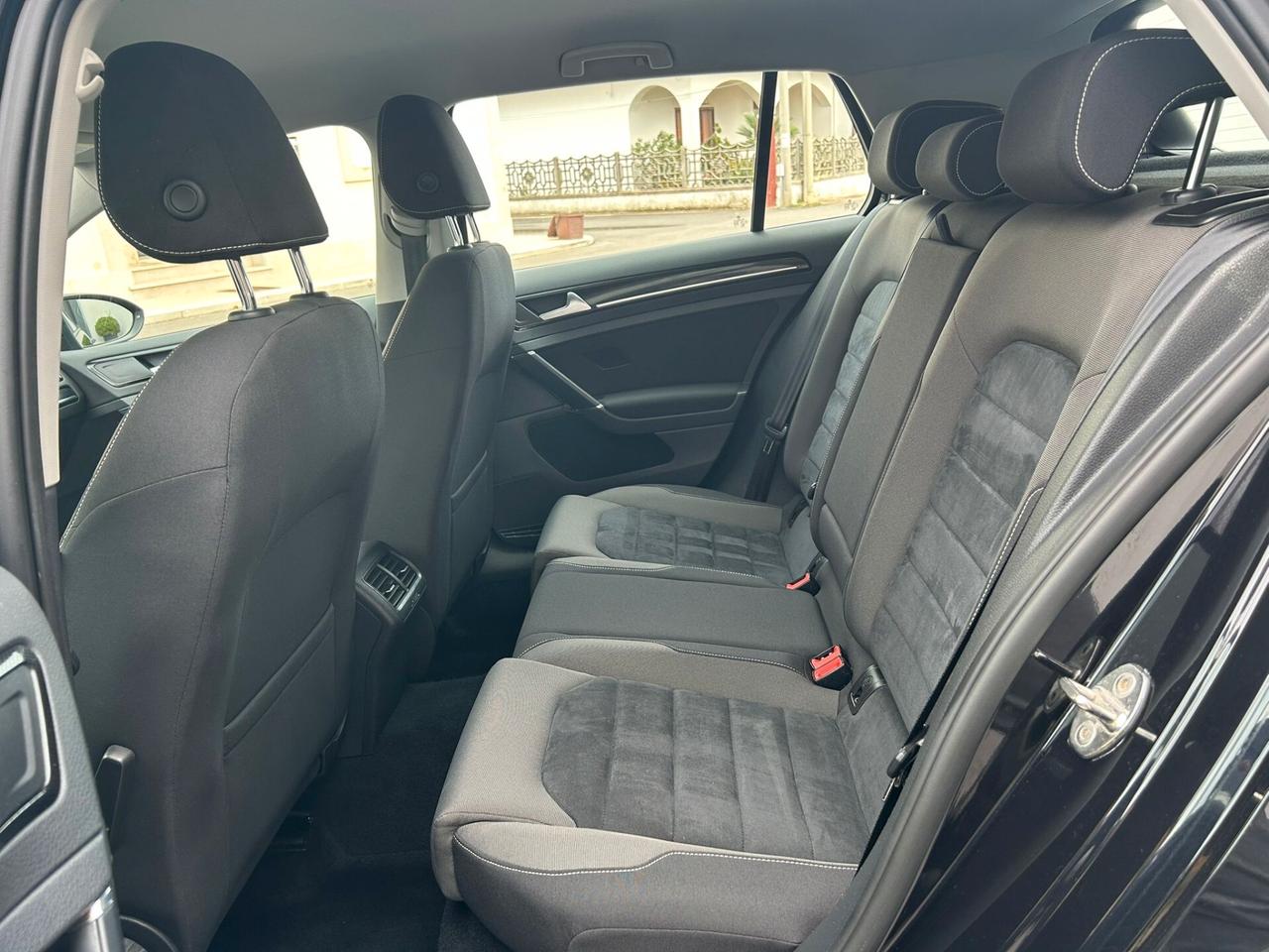 Volkswagen Golf 1.6 TDI 105 Cv DSG HIGHLINE-2013