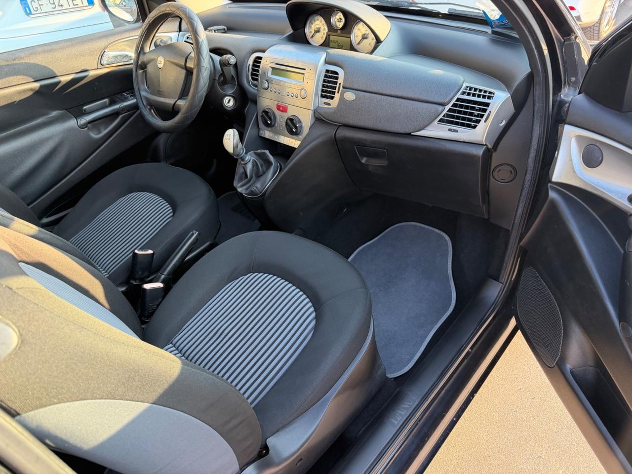 Lancia Ypsilon 1.2 Oro Giallo