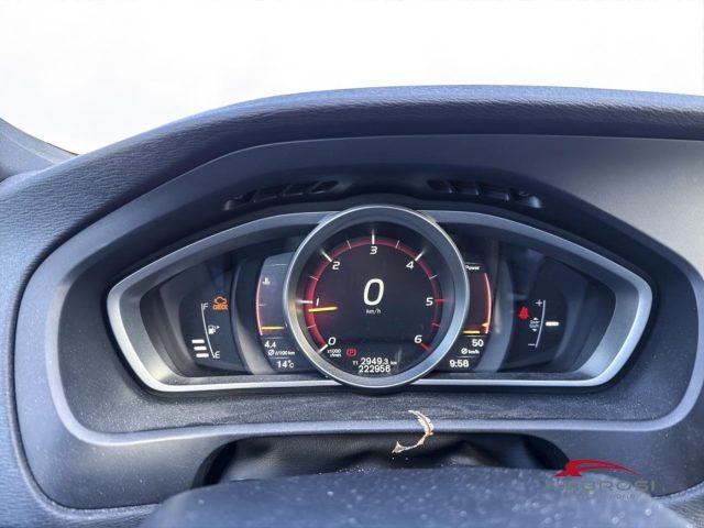 VOLVO V40 D2 R-design Kinetic - PER OPERATORI DEL SETTORE