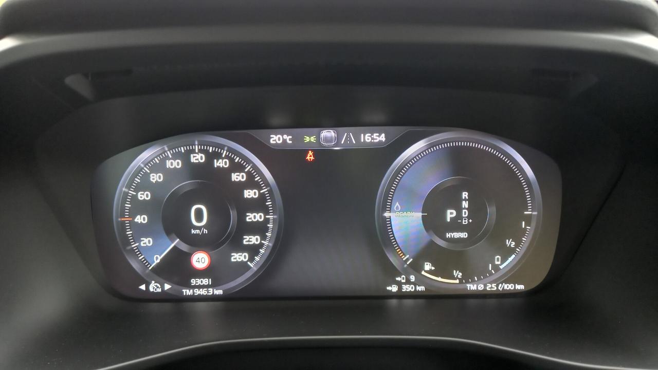 Volvo XC40 T5 Recharge Plug-in Hybrid R-design