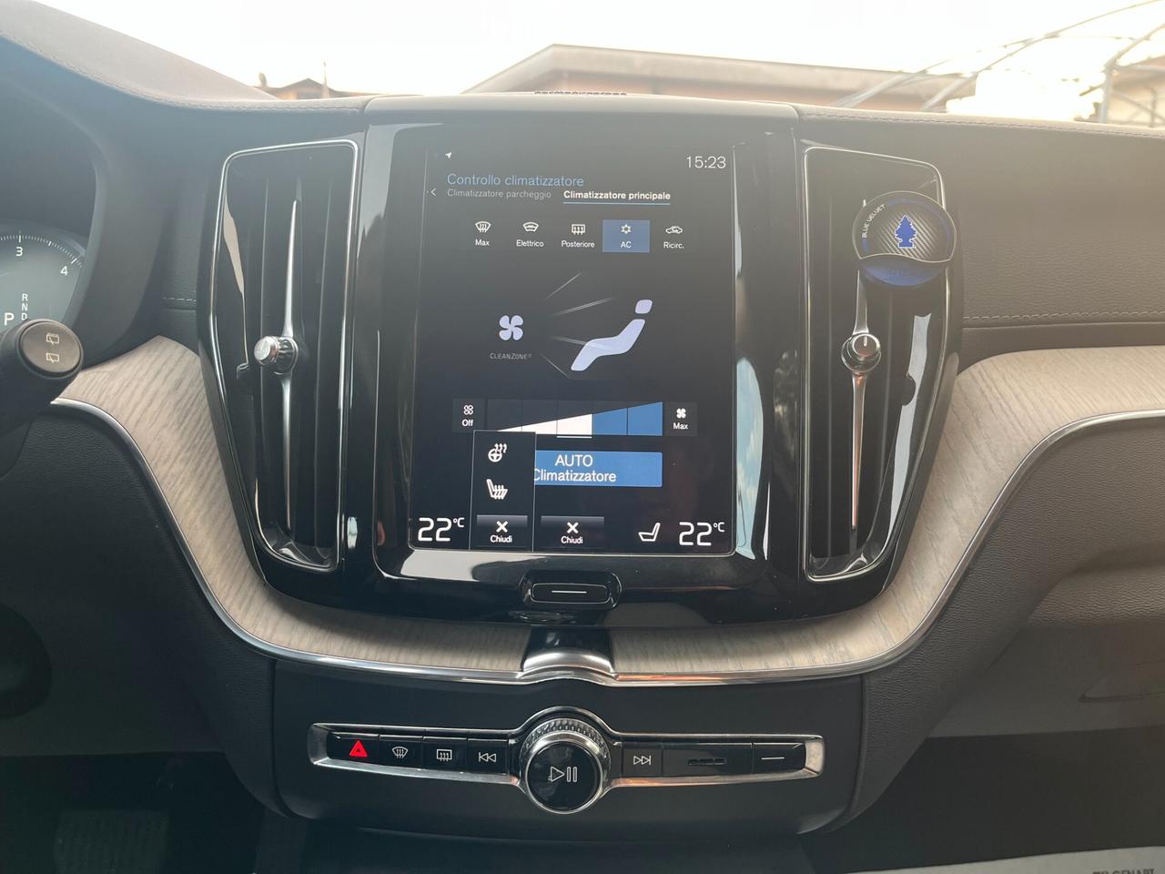 Volvo XC 60 XC60 B4 (d) AWD Geartronic Momentum Pro