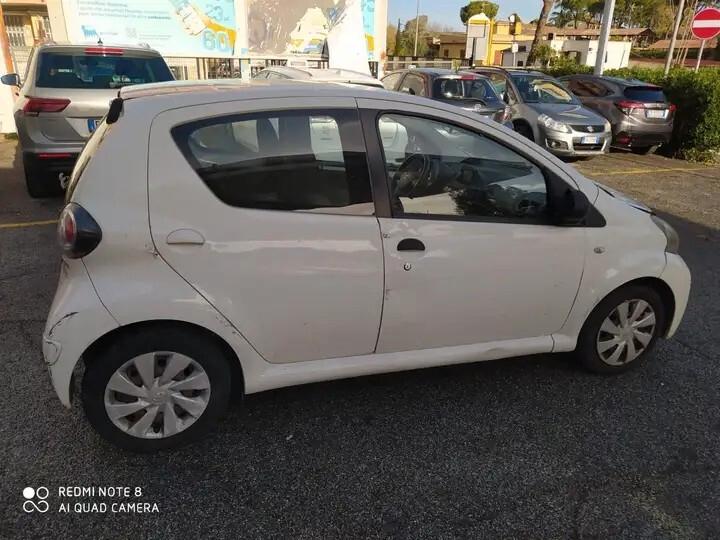 Toyota Aygo 1.0 12V VVT-i 5 porte Active Connect