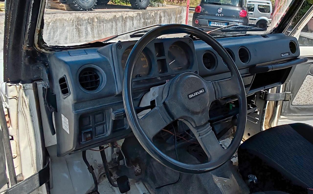 Suzuki SJ413 Cabriolet De Luxe
