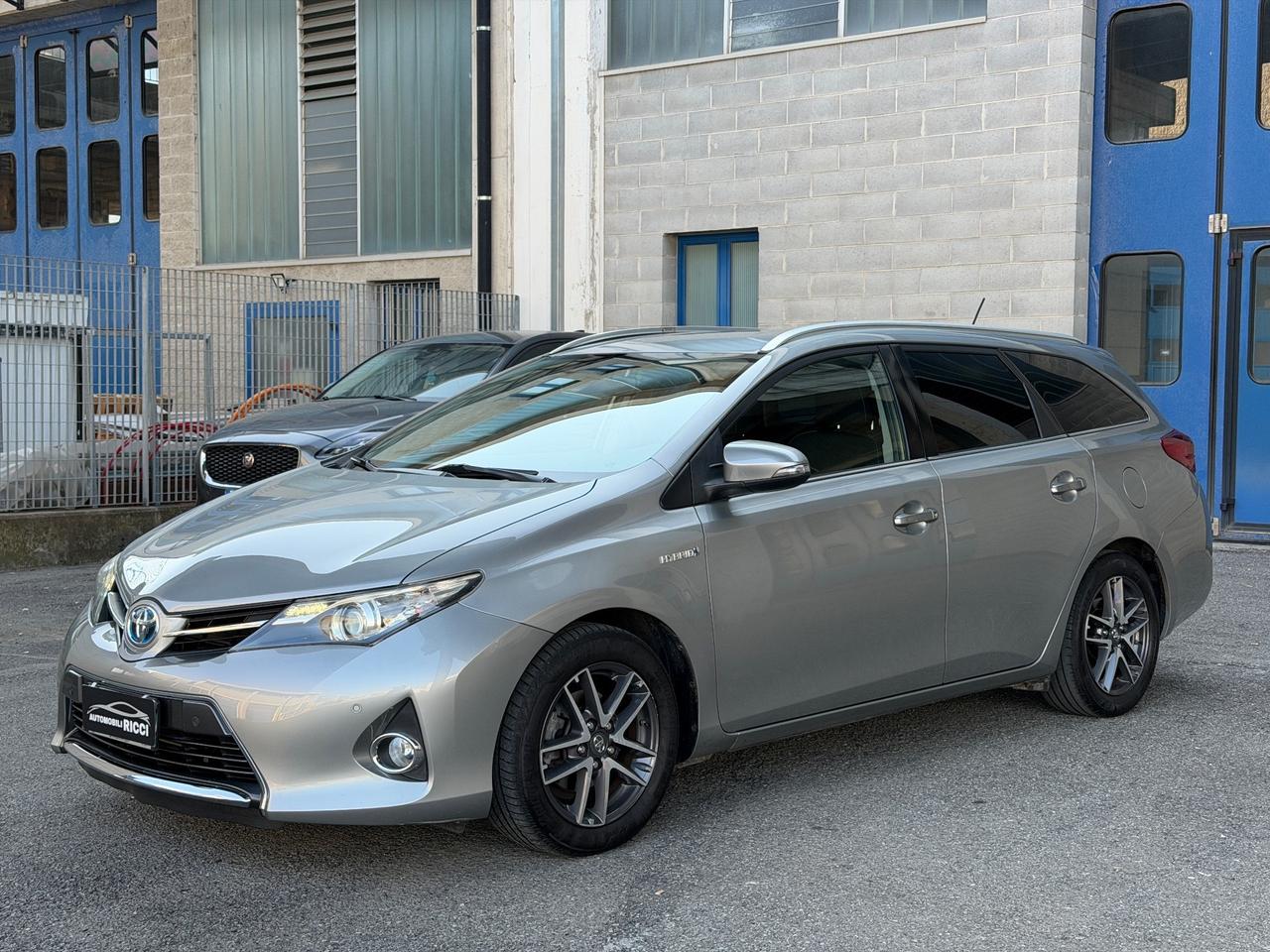 Toyota Auris Touring Sports 1.8 Hybrid Lounge