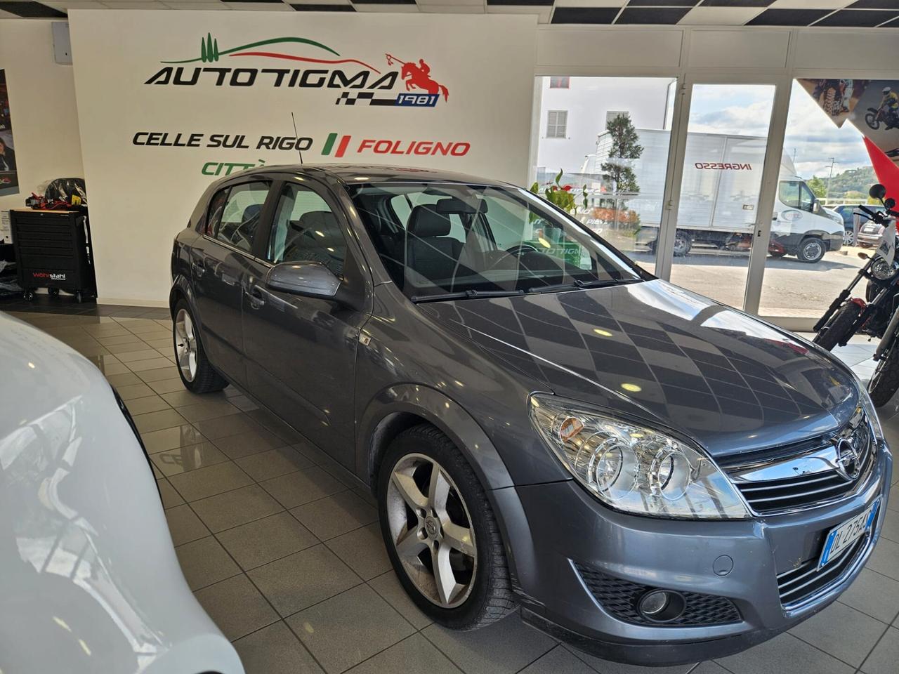 Opel Astra 1.9 CDTI 120CV 5 porte