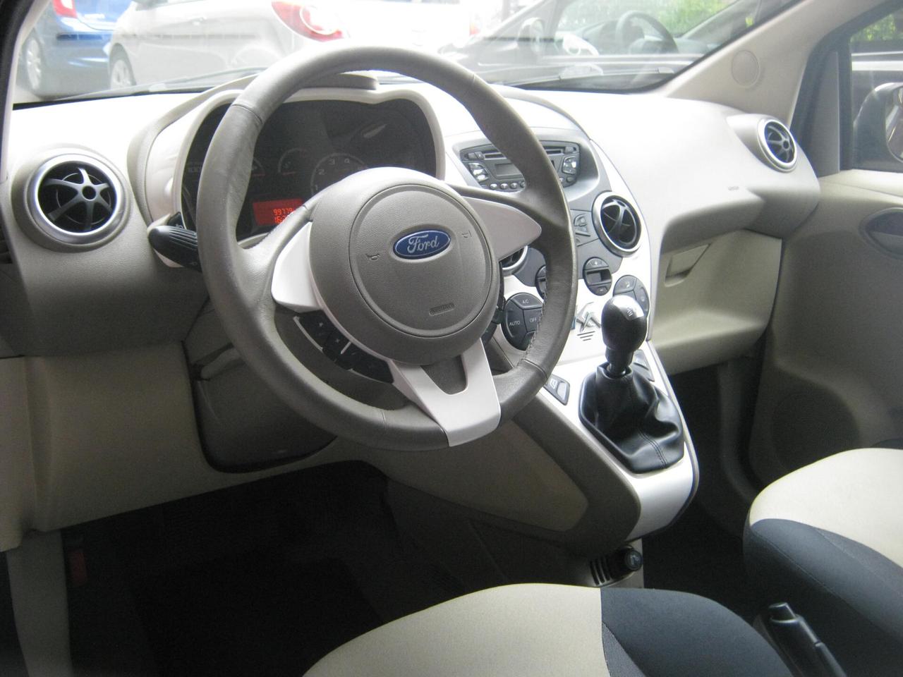 Ford Ka 1.2 8V 69CV Titanium AUTOEMILIA