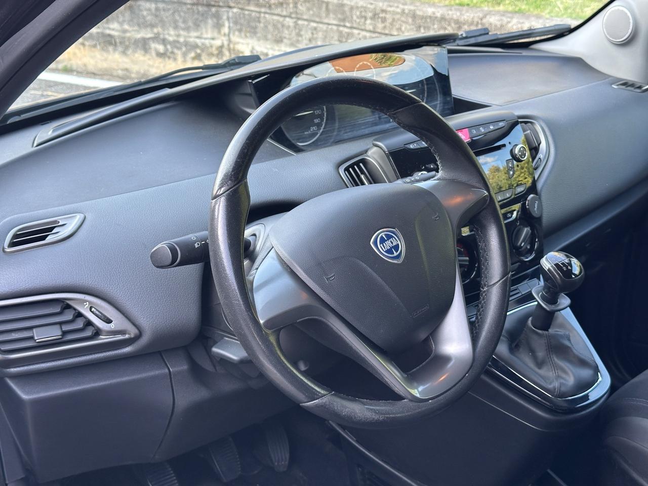 Lancia Ypsilon 1.2 69 CV 5 porte S&S Gold