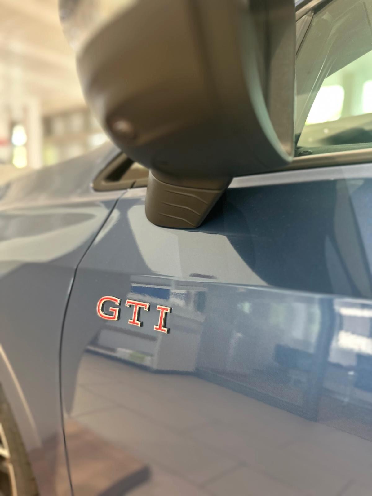 Volkswagen Golf 2.0 TSI GTI DSG