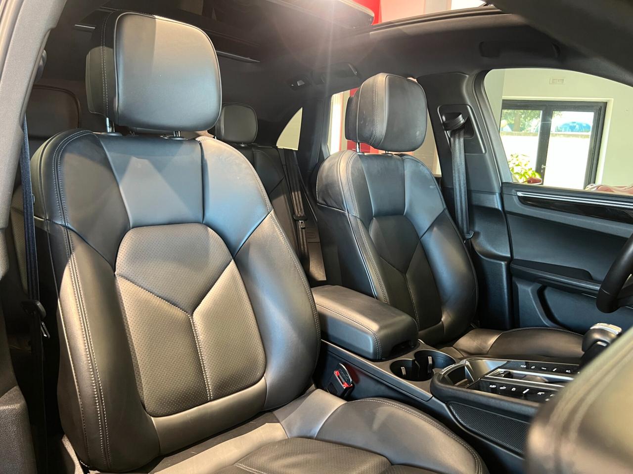 Porsche Macan 2.0 PASM PNEUMATICHE