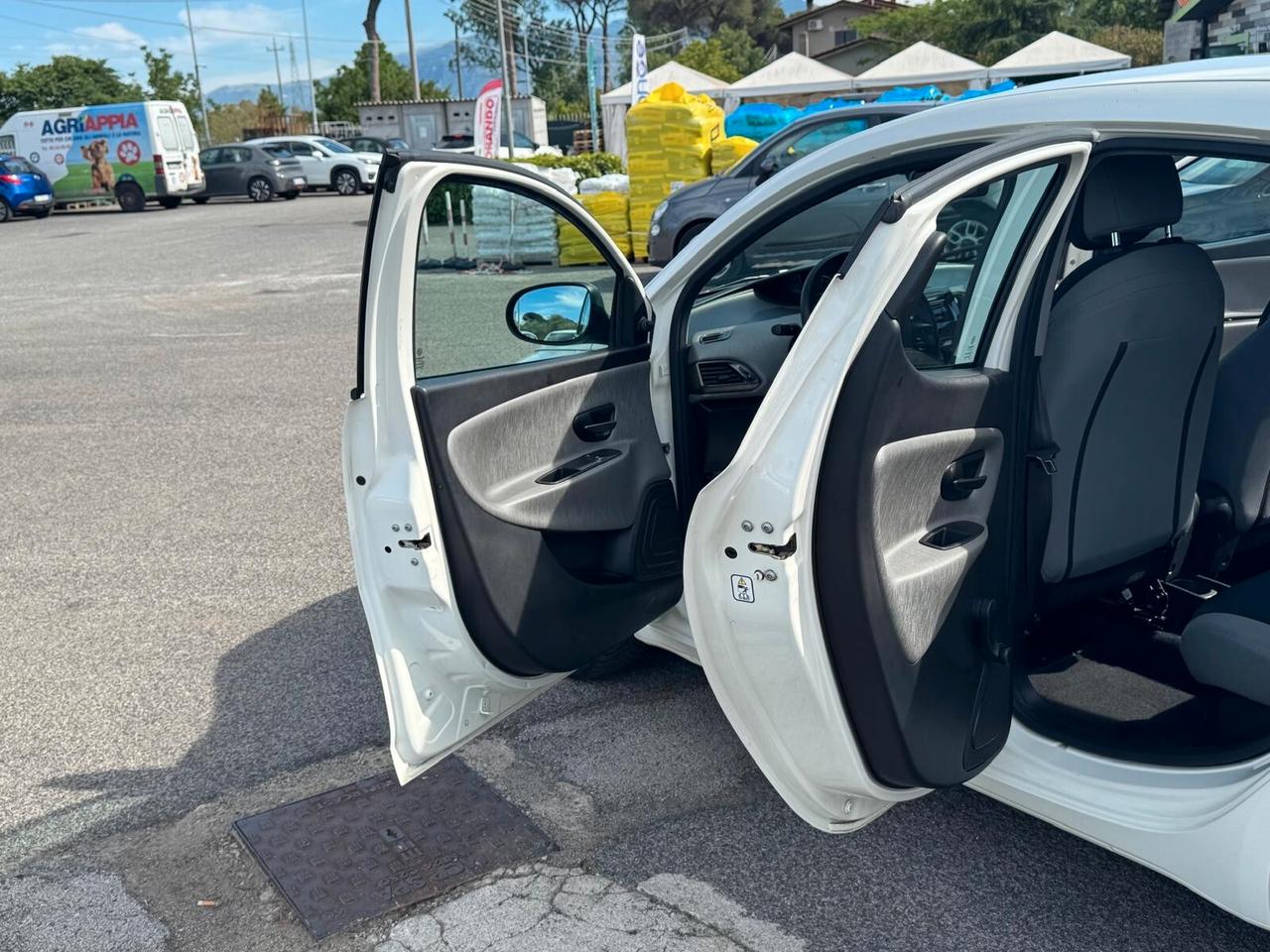 Lancia Ypsilon 1.2 BENZINA 69CV S&S SILVER 2012