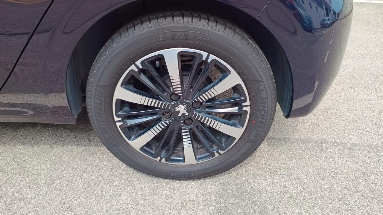 Peugeot 208 PureTech 82 5 porte Allure